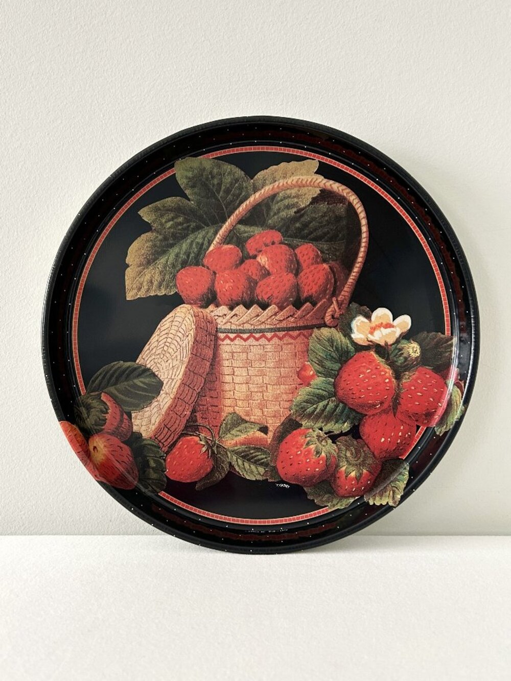 Vintage Giftco Strawberry Metal Serving Tray Round 12” Country Kitchen Farmhouse